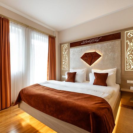 Schlosshotel Lacknerhof Flachau Esterno foto