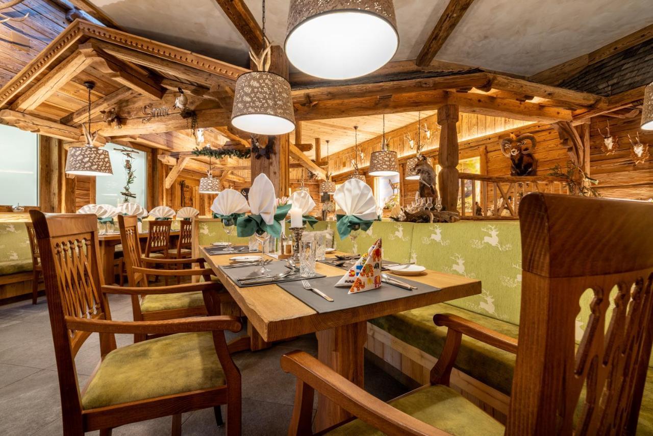 Schlosshotel Lacknerhof Flachau Esterno foto